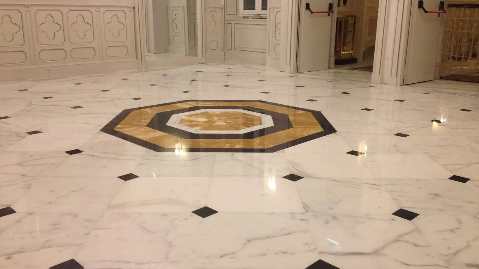 I trucchi per avere sempre pavimenti splendenti senza fatica I trucchi per avere sempre pavimenti splendenti senza fatica