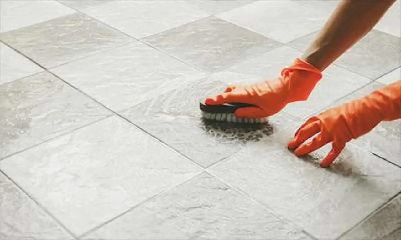 La guida definitiva per pulire le fughe dei pavimenti senza prodotti costosi La guida definitiva per pulire le fughe dei pavimenti senza prodotti costosi