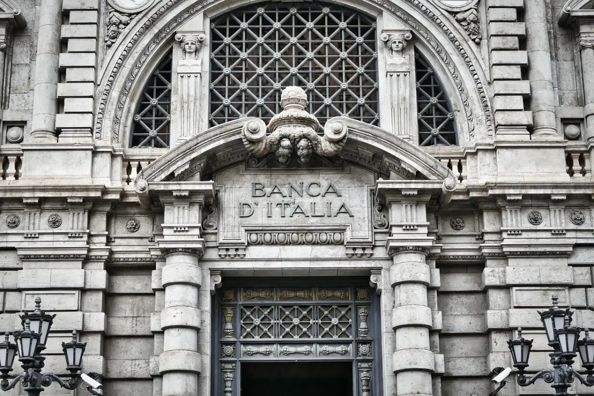 Conto in banca oltre 10.000 euro: scopri le conseguenze e le nuove regole Conto in banca oltre 10.000 euro: scopri le conseguenze e le nuove regole