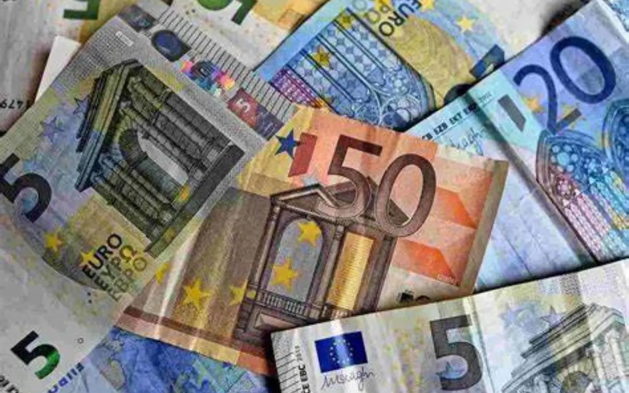 Conto in banca oltre 10.000 euro: scopri le conseguenze e le nuove regole Conto in banca oltre 10.000 euro: scopri le conseguenze e le nuove regole
