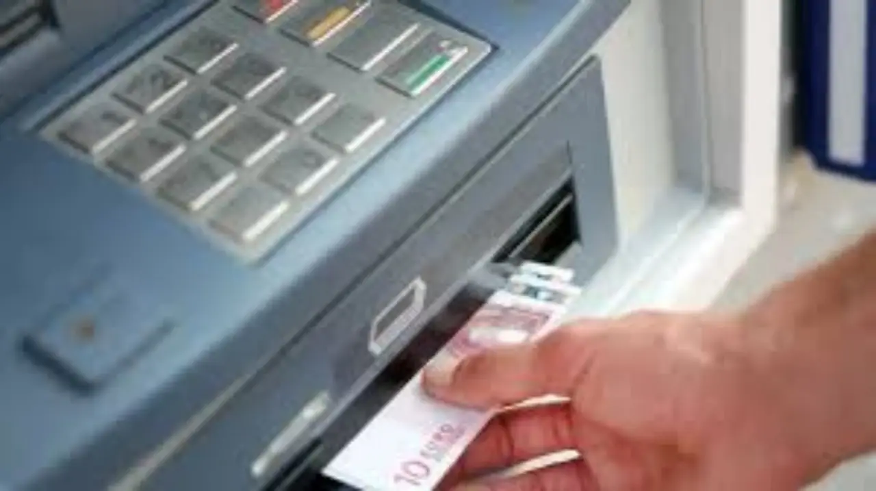 Conto in banca oltre 10.000 euro: scopri le conseguenze e le nuove regole Conto in banca oltre 10.000 euro: scopri le conseguenze e le nuove regole