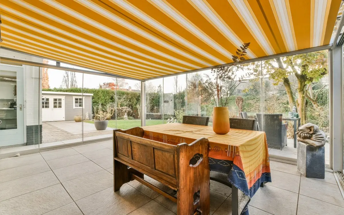 Come scegliere il materiale ideale per tende da esterno: la guida dei paesaggisti per un balcone fresco a giugno Come scegliere il materiale ideale per tende da esterno: la guida dei paesaggisti per un balcone fresco a giugno